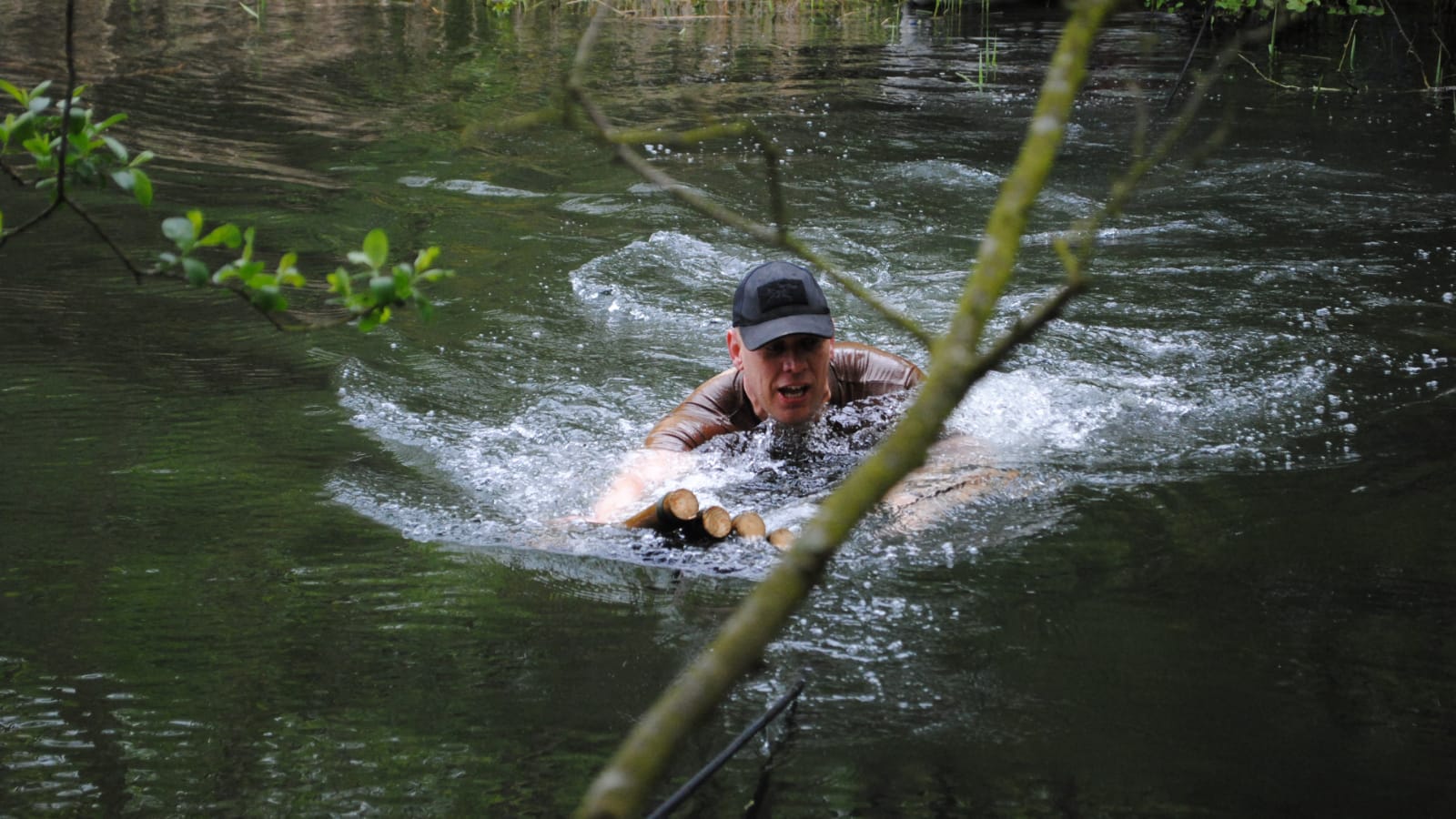 Met police officer is fundraising for Hostage International by taking on gruelling assault course